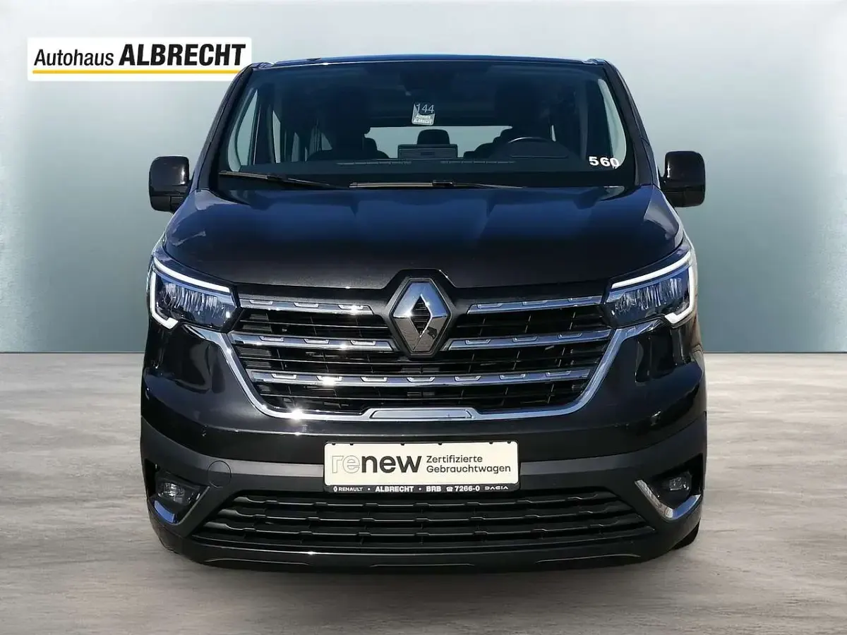 Gebraucht Renault Trafic Life 150 PS (110 kW) 2023 Tenebroschwarz Van / Kleinbus