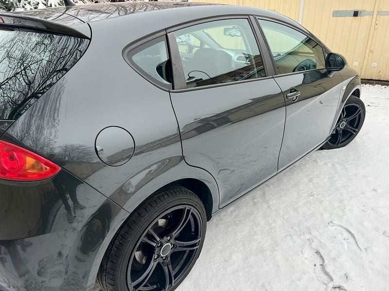 Andere farben Gebraucht 2011 Seat Leon Sport Kombi | 3.000 € (Fairer Preis) - Bild 1/4