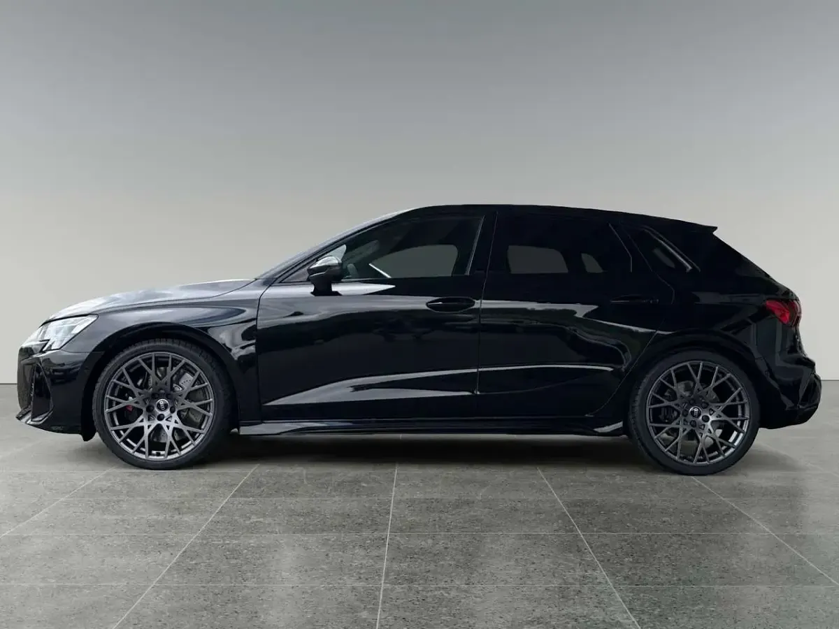 Gebraucht Audi RS3 Sport 400 PS (294 kW) 2026 Mythosschwarz metallic Limousine