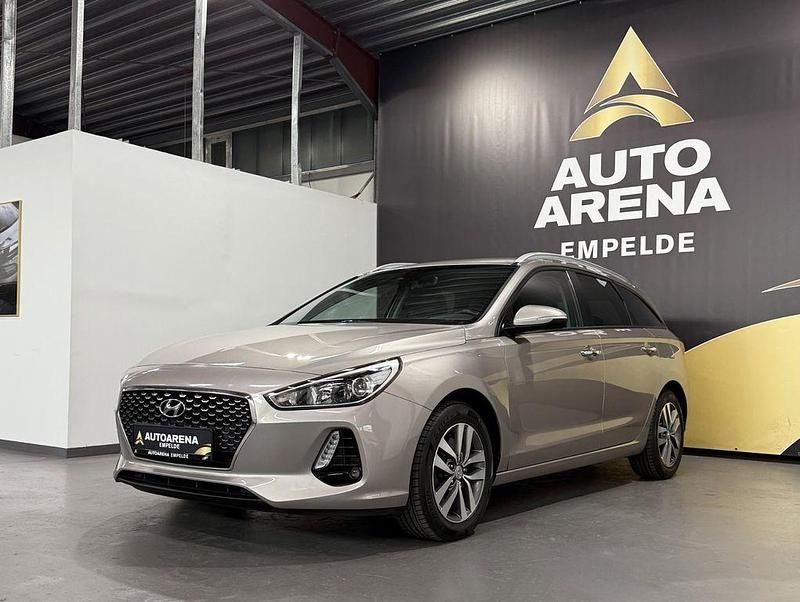 Beige Gebraucht 2018 Hyundai i30 Limousine | 11.499 € (Fairer Preis) - Bild 1/4