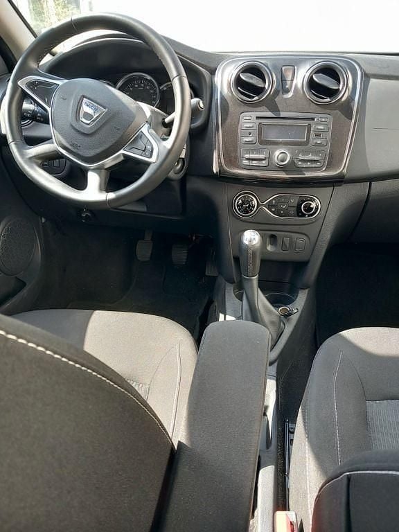 Gebraucht Dacia Sandero Comfort 73 PS (53 kW) 2018 Blau metallic Kleinwagen