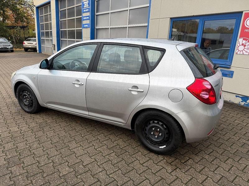 Gebraucht Kia Ceed EX 122 PS (89 kW) 2007 Silber Kleinwagen