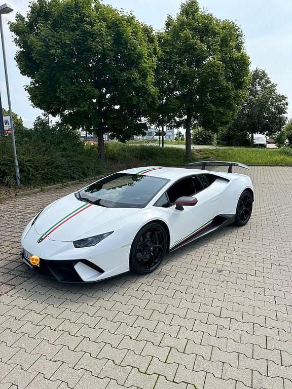 Weiß Gebraucht 2018 Lamborghini Huracán Coupé | 285.000 € (Fairer Preis) - Bild 1/4