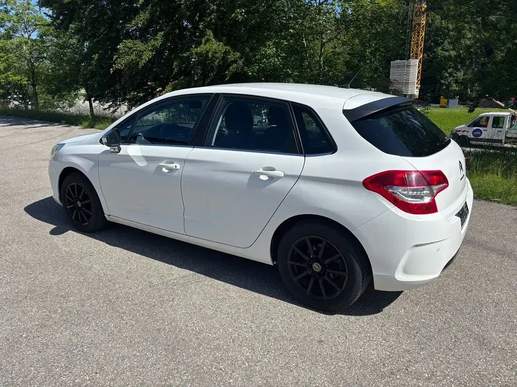 Gebraucht Citroën C4 Attraction 131 PS (96 kW) 2014 Weiß Limousine