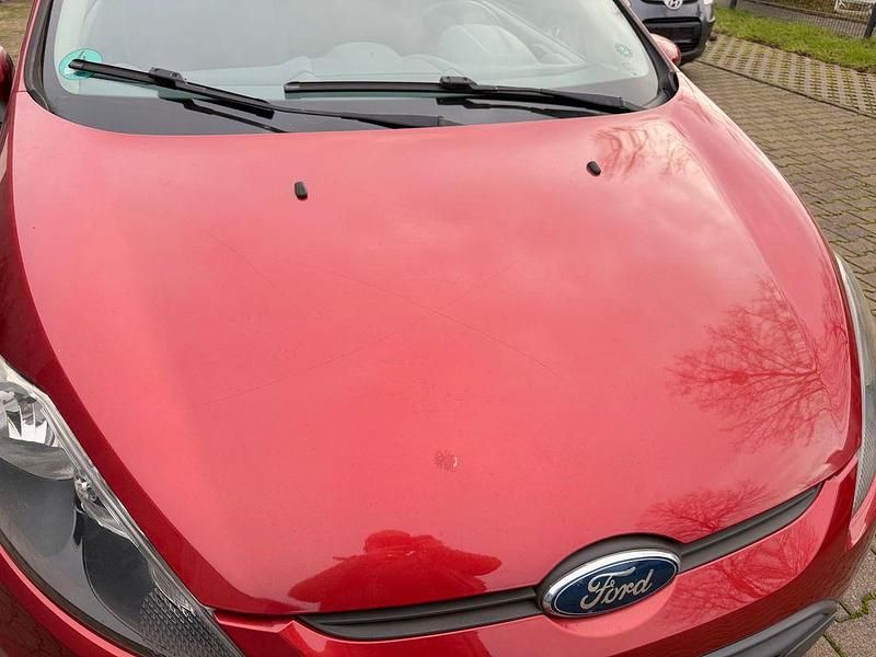 Gebraucht Ford Fiesta Trend 60 PS (44 kW) 2008 Rot Kleinwagen