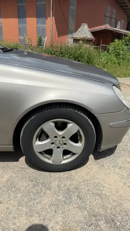 Gebraucht Mercedes E320 224 PS (164 kW) 2003 Silber Limousine