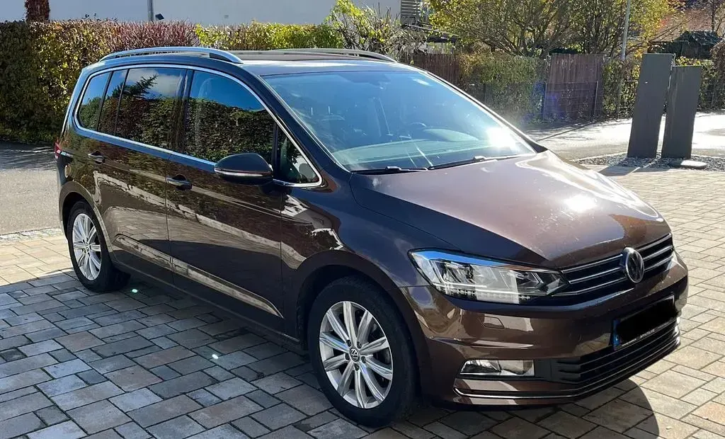 Gebraucht VW Touran Highline 150 PS (110 kW) 2015 Braun Van / Kleinbus