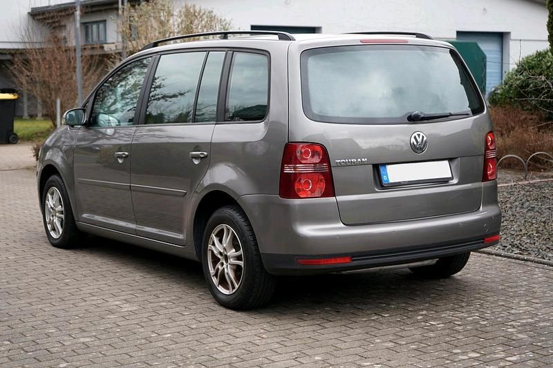 Gebraucht VW Touran Conceptline 102 PS (75 kW) 2007 Grau Van / Kleinbus