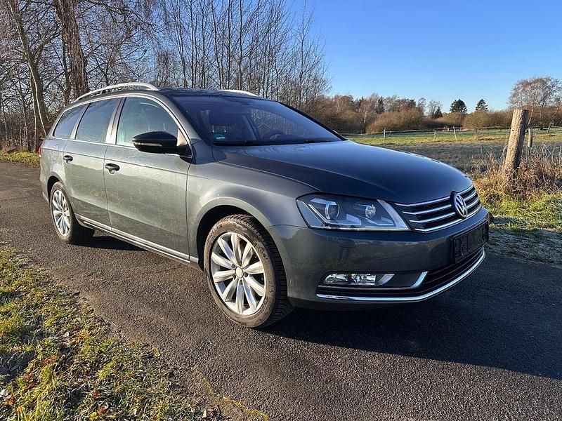 Grau Gebraucht 2011 VW Passat Comfortline Kombi | 8.599 € (Etwas zu teuer) - Bild 1/4