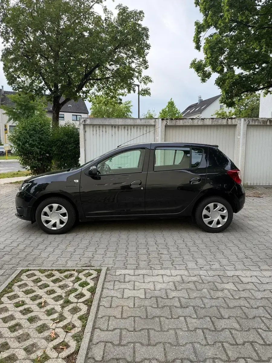 Gebraucht Dacia Sandero 75 PS (55 kW) 2014 Schwarz Kleinwagen