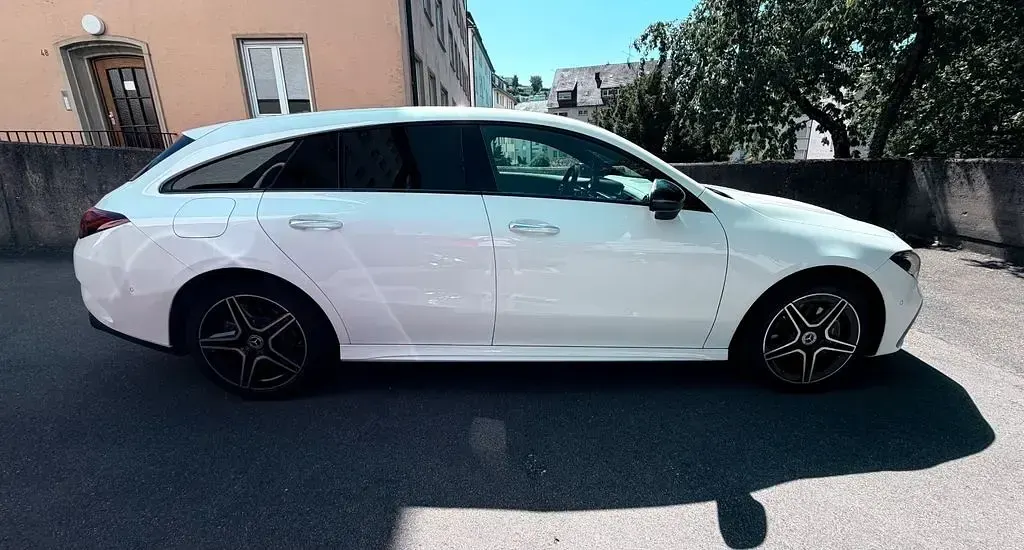 Gebraucht Mercedes CLA250e Premium 218 PS (160 kW) 2023 Weiß Coupé