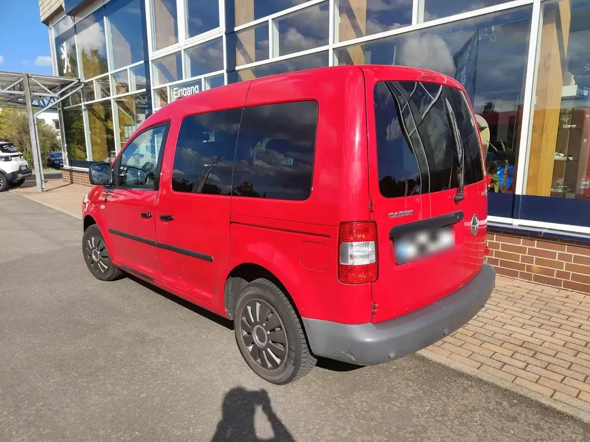 Używany VW Caddy Maxi 105 KM (77 kW) 2009 Czerwony Minivan