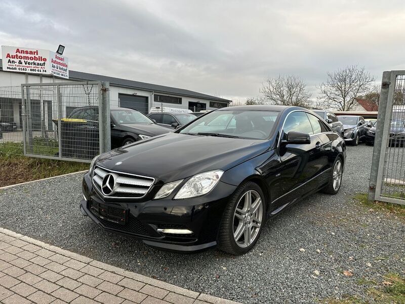 Schwarz Gebraucht 2012 Mercedes E200 Sport Coupé | 6.490 € (Fairer Preis) - Bild 1/4