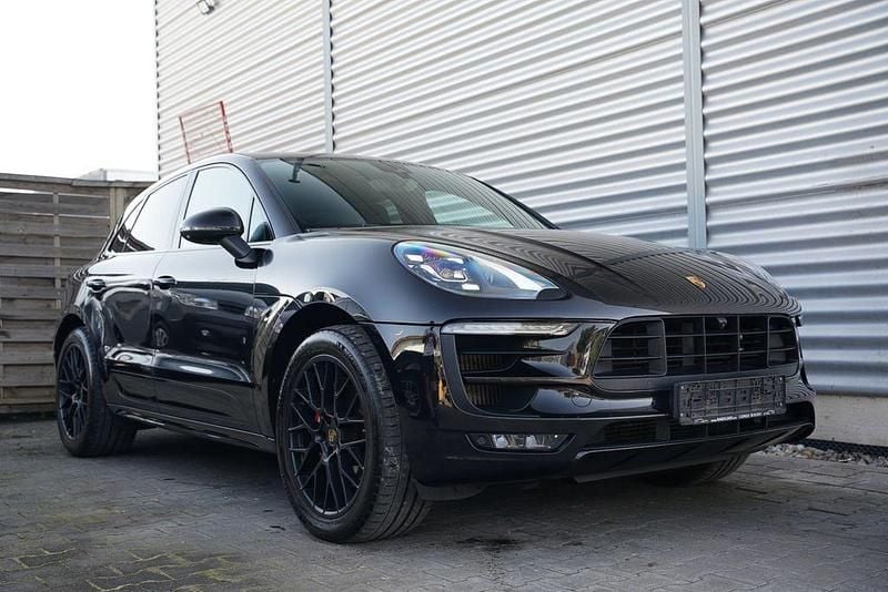 Schwarz Gebraucht 2018 Porsche Macan GTS SUV | 36.900 € (Fairer Preis) - Bild 1/4