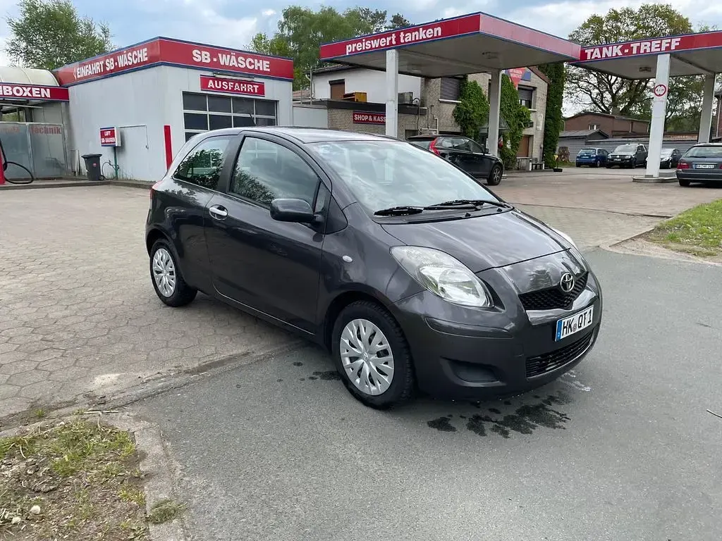 Gebraucht Toyota Yaris Cool 69 PS (50 kW) 2011 Grün Kleinwagen