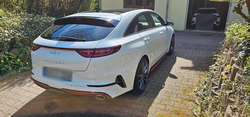 Używany Kia ProCeed GT 204 KM (150 kW) 2022 Biały Kombi