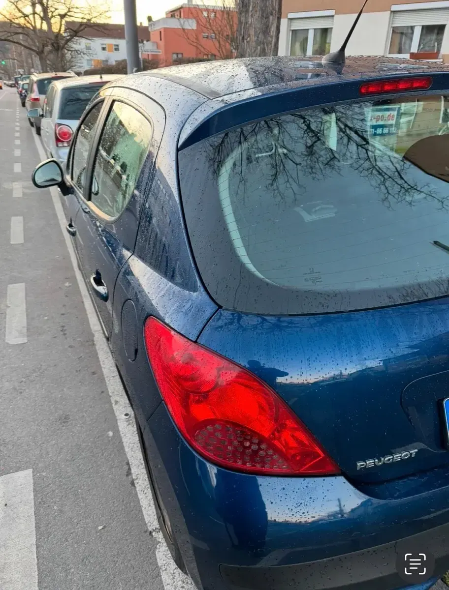 Gebraucht Peugeot 207 92 PS (67 kW) 2009 Blau Kleinwagen