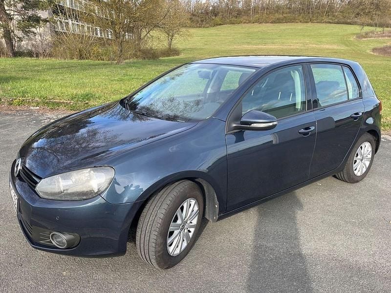 Gebraucht VW Golf VII 80 PS (58 kW) 2013 Blau Limousine
