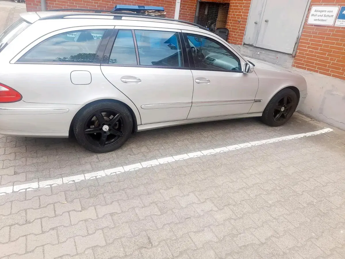 Brugt Mercedes E280 177 HK (130 kW) 2004 Sølv Stationcar