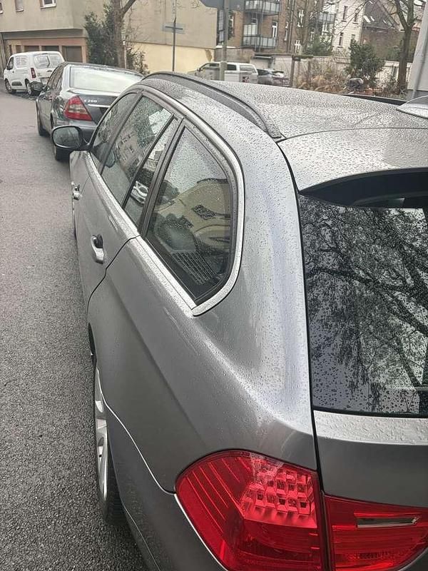 Gebraucht BMW 320 Exclusive 163 PS (119 kW) 2012 Kombi