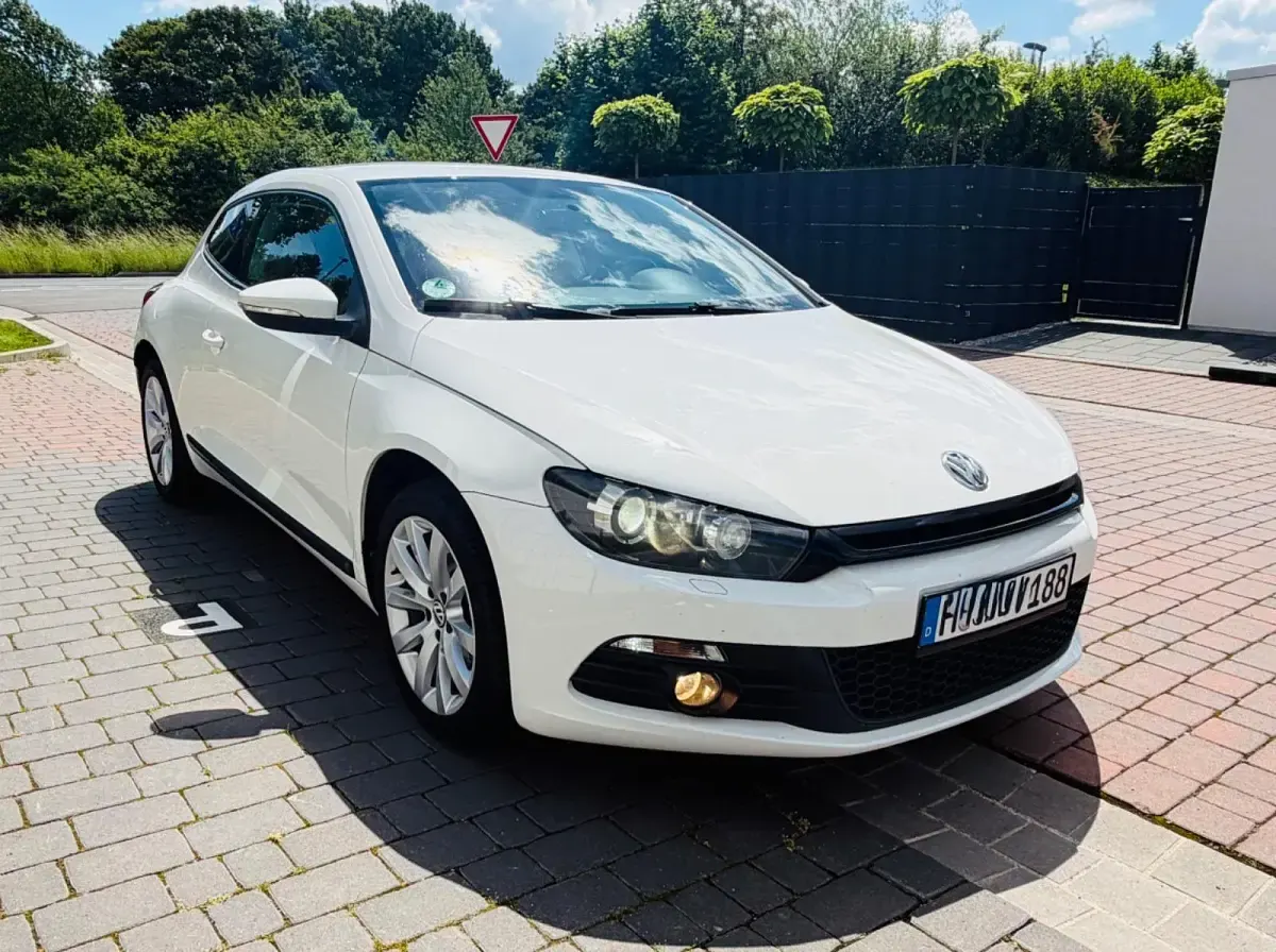 Gebraucht VW Scirocco 160 PS (117 kW) 2009 Weiß Coupé