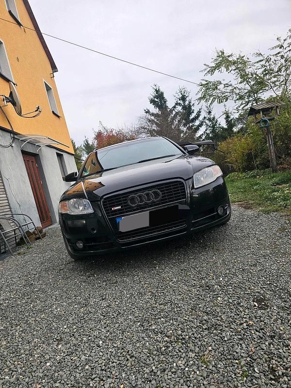 Schwarz Gebraucht 2004 Audi A4 Comfort Kombi | 6.000 € - Bild 1/4