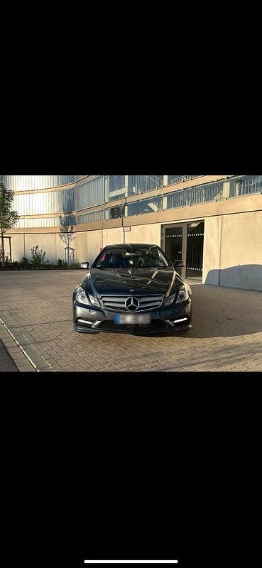 Gebraucht Mercedes E220 200 PS (147 kW) 2013 Grau Coupé