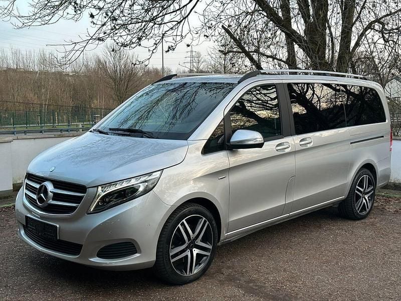 Silber Gebraucht 2016 Mercedes V250 Avantgarde Van / Kleinbus | 39.800 € (Guter Preis) - Bild 1/4