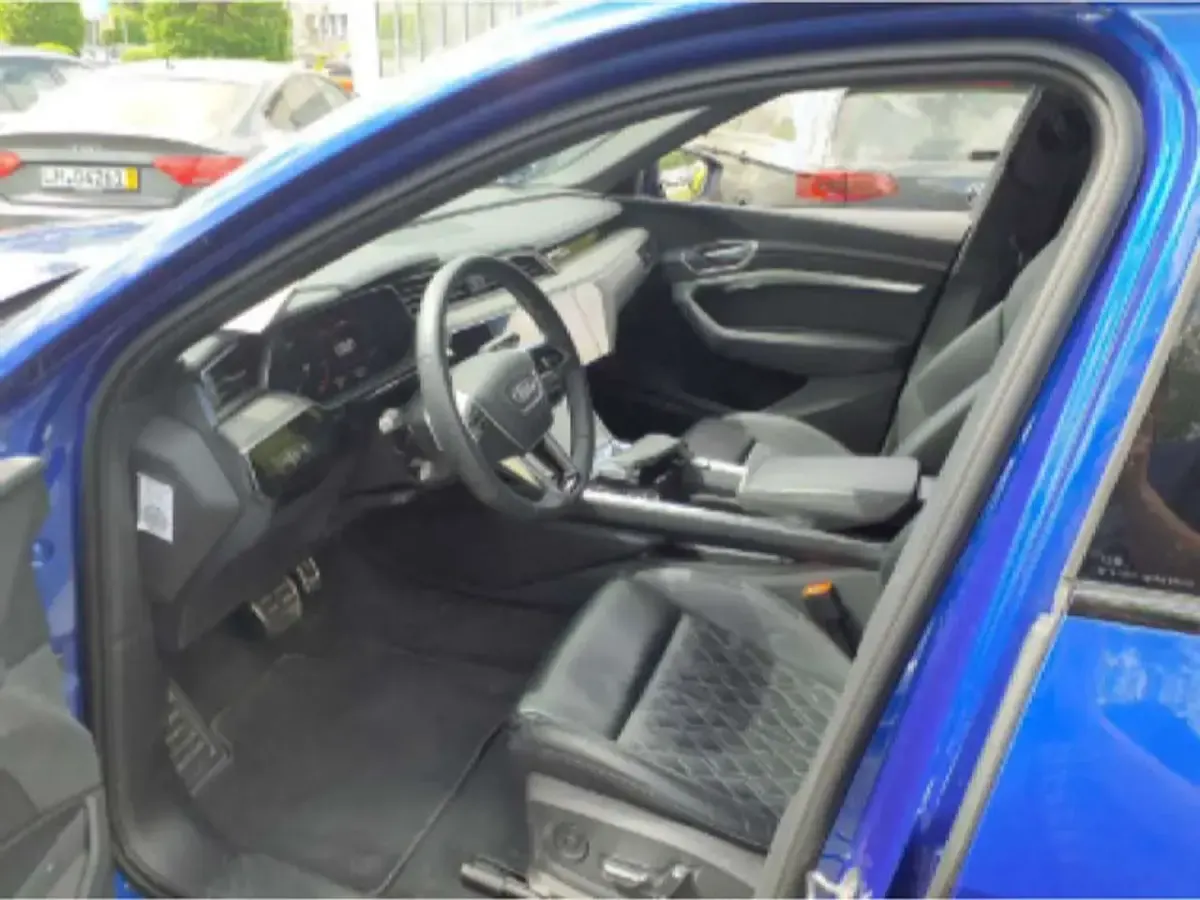 Gebraucht Audi Q8 e-tron S-Line 250 kW (340 PS) 2023 Blau SUV