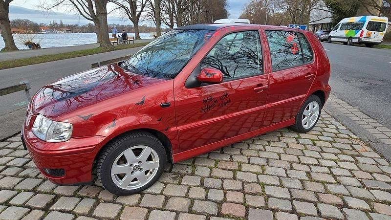 Gebraucht VW Polo Basis 60 PS (44 kW) 2001 Rot Limousine