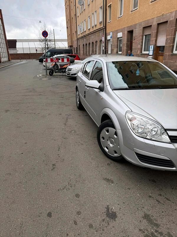 Gebraucht Opel Astra 105 PS (77 kW) 2005 Silber Limousine