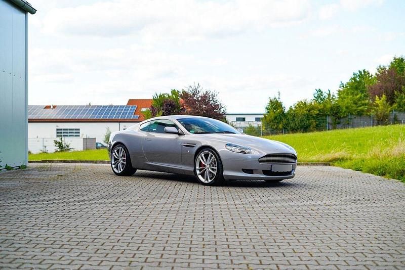 Silber Gebraucht 2008 Aston Martin DB9 | 69.900 € (Fairer Preis) - Bild 1/4
