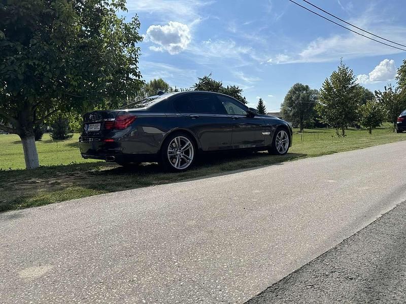 Gebraucht BMW 740 313 PS (230 kW) 2014 Limousine