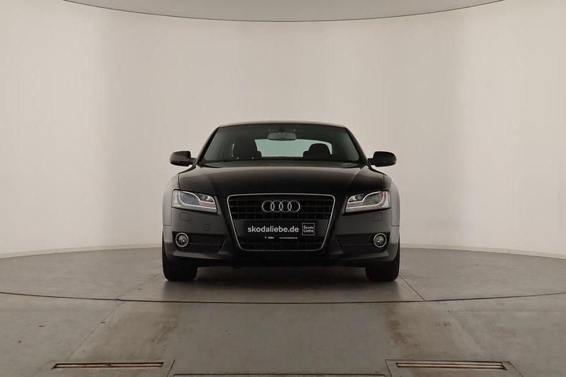 Gebraucht Audi A5 Ambiente 160 PS (117 kW) 2011 Phantomschwarz perleffekt Coupé