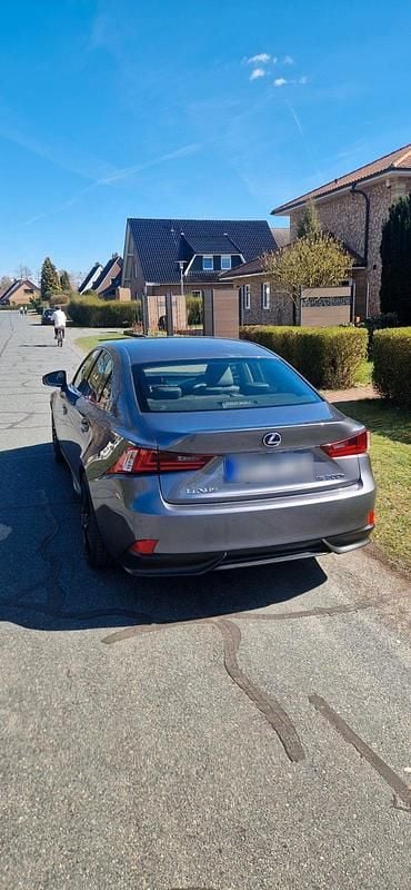 Gebraucht Lexus IS300h 223 PS (164 kW) 2016 Grau Limousine