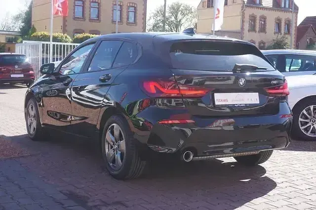 Używany BMW 116 Advantage 109 KM (80 kW) 2022 Czarny Hatchback