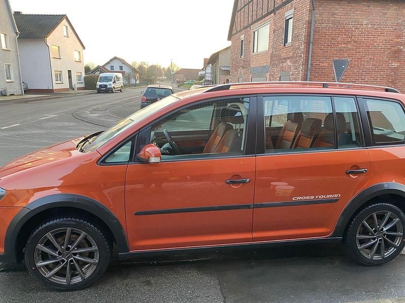 Gebraucht VW Touran Cross 140 PS (102 kW) 2008 Orange Van / Kleinbus