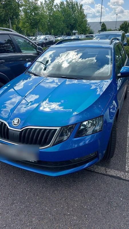 Blau Gebraucht 2018 Skoda Octavia Kombi | 13.000 € (Etwas zu teuer) - Bild 1/4