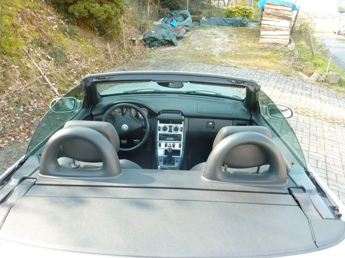 Second-hand Mercedes SLK200 163 CP (119 kW) 2003 Argintiu Cabrio
