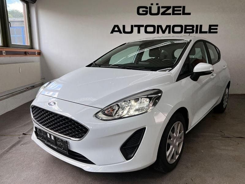Gebraucht Ford Fiesta Cool & Connect 75 PS (55 kW) 2021 Weiß Kleinwagen