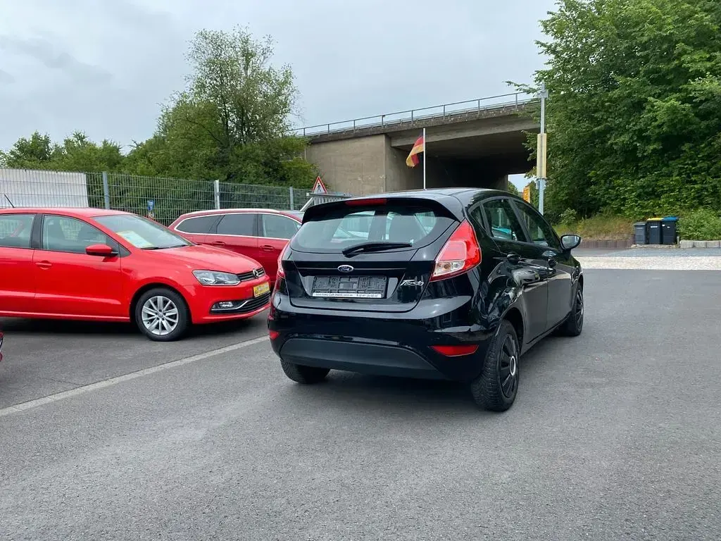 Gebraucht Ford Fiesta 82 PS (60 kW) 2016 Schwarz Kleinwagen