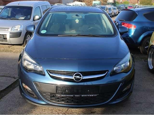 Gebraucht Opel Astra Edition 120 PS (88 kW) 2014 Kleinwagen
