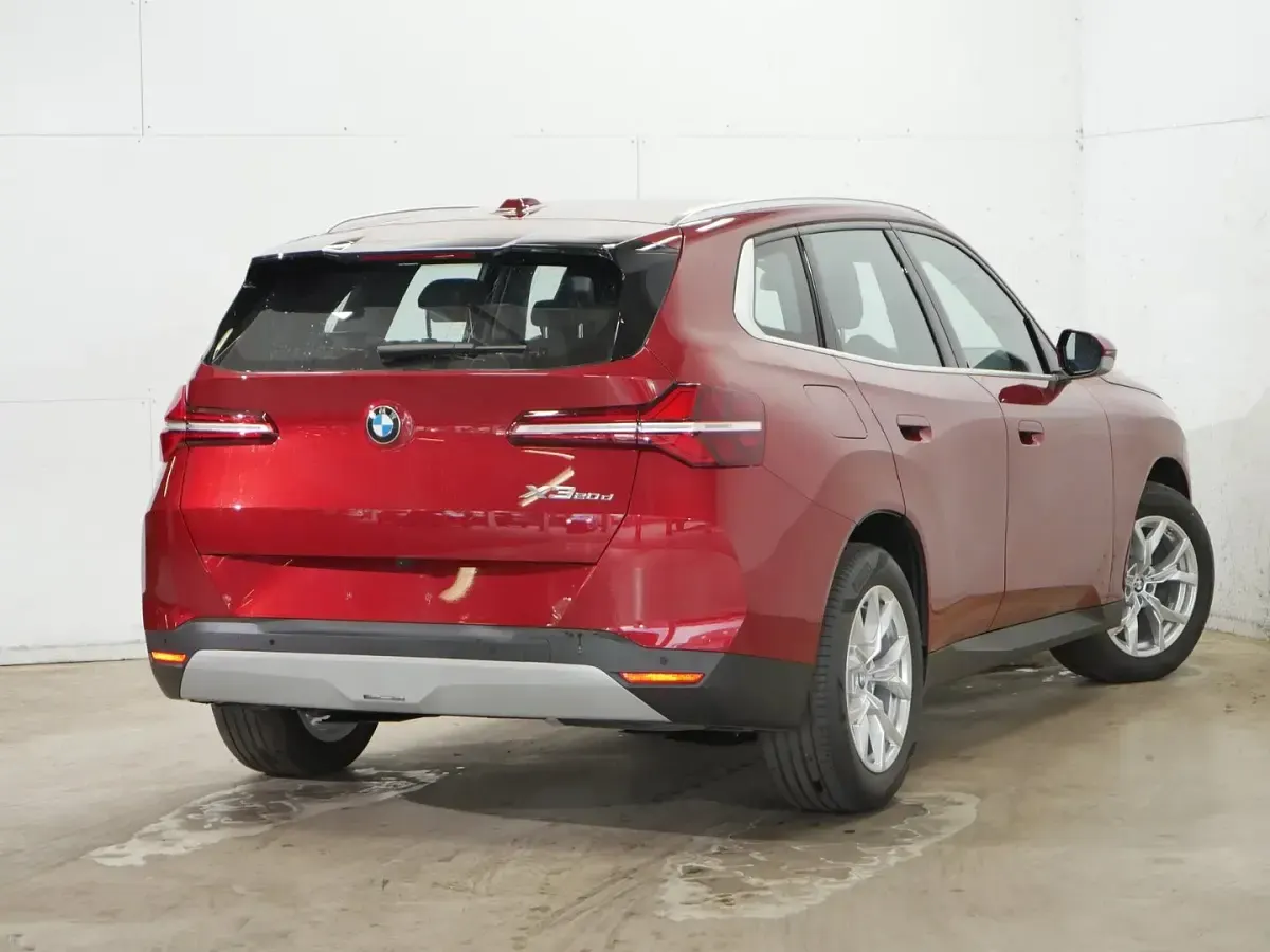 Używany BMW X3 197 KM (144 kW) 2025 Czerwony SUV