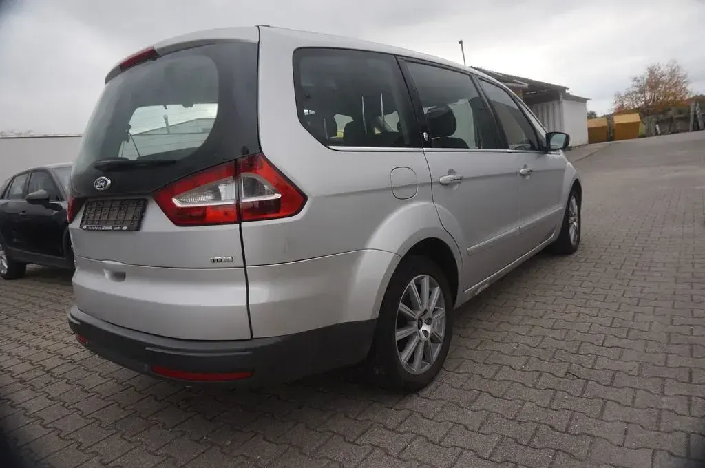 Gebraucht Ford Galaxy Ghia 175 PS (128 kW) 2009 Silber Van / Kleinbus