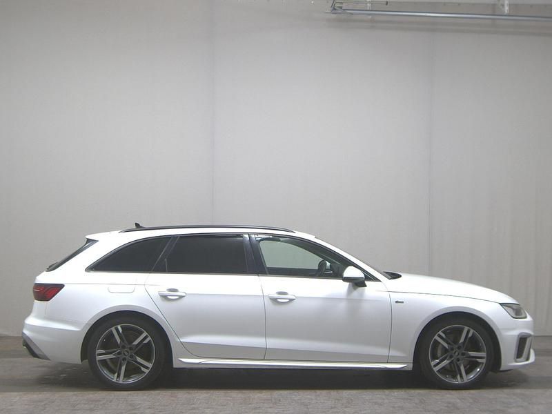 Second-hand Audi A4 S-Line 204 CP (150 kW) 2022 Alb Break