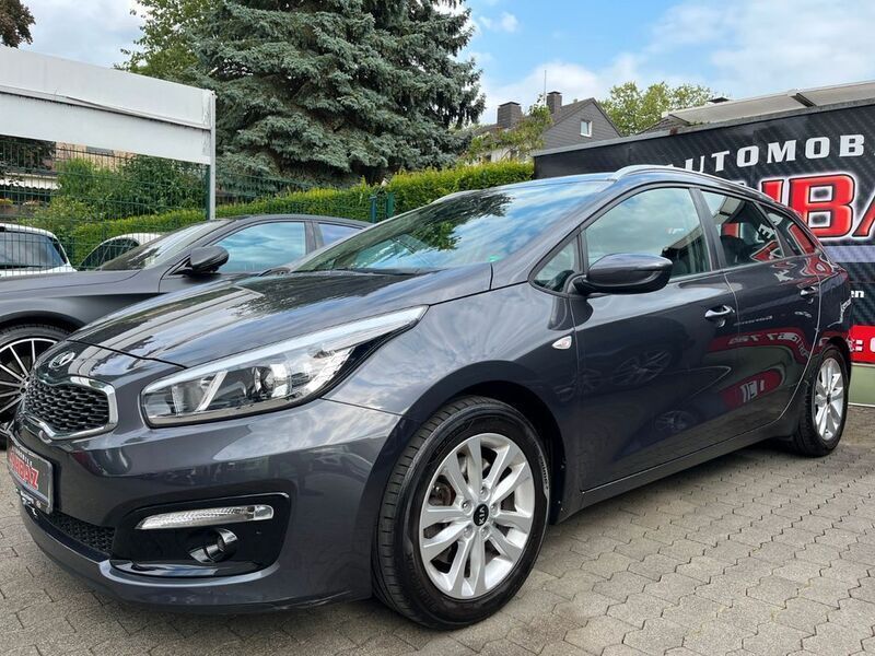 Grau Gebraucht 2017 Kia Ceed Sportswagon Edition 7 Kombi | 8.980 € (Guter Preis) - Bild 1/4