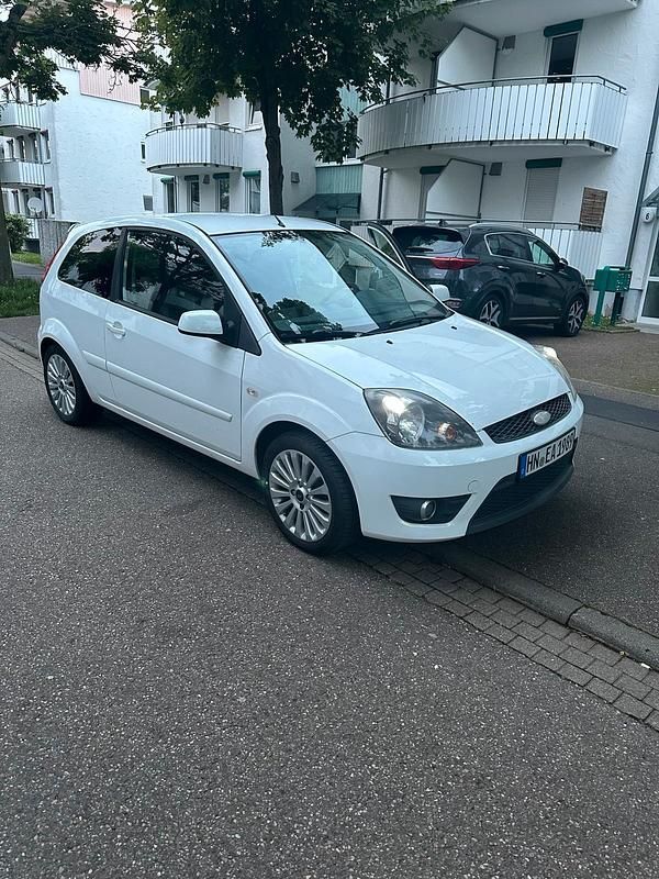 Gebraucht Ford Fiesta ST-Line 80 PS (58 kW) 2008 Weiß Kleinwagen