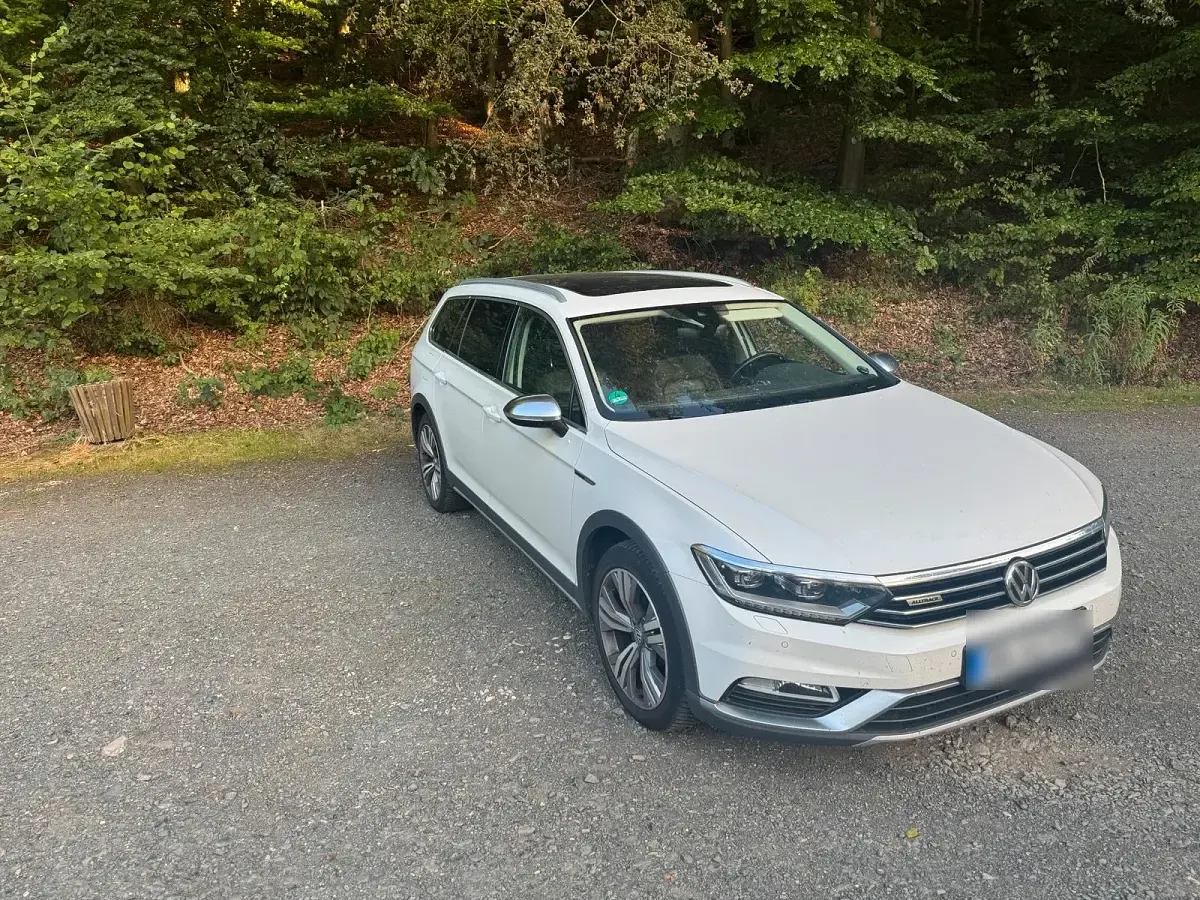 Gebraucht VW Passat Alltrack 190 PS (139 kW) 2017 Weiß Kombi