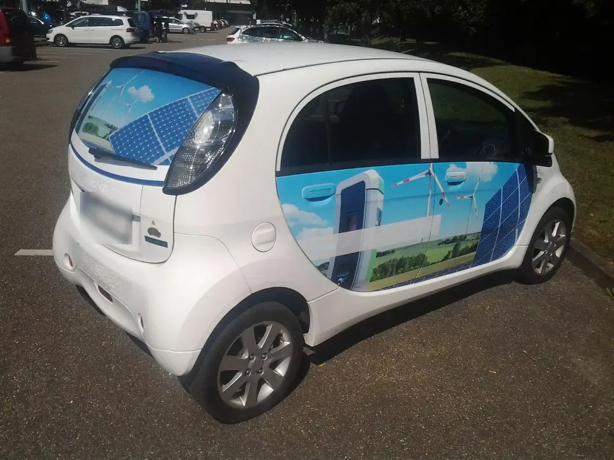 Gebraucht Mitsubishi i-MiEV 49 kW (67 PS) 2011 Weiß Kleinwagen