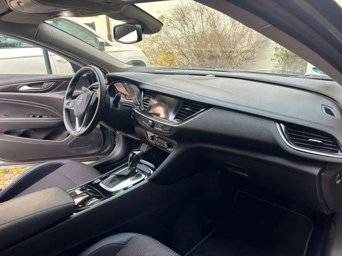 Gebraucht Opel Insignia Business 170 PS (125 kW) 2018 Grau Kombi